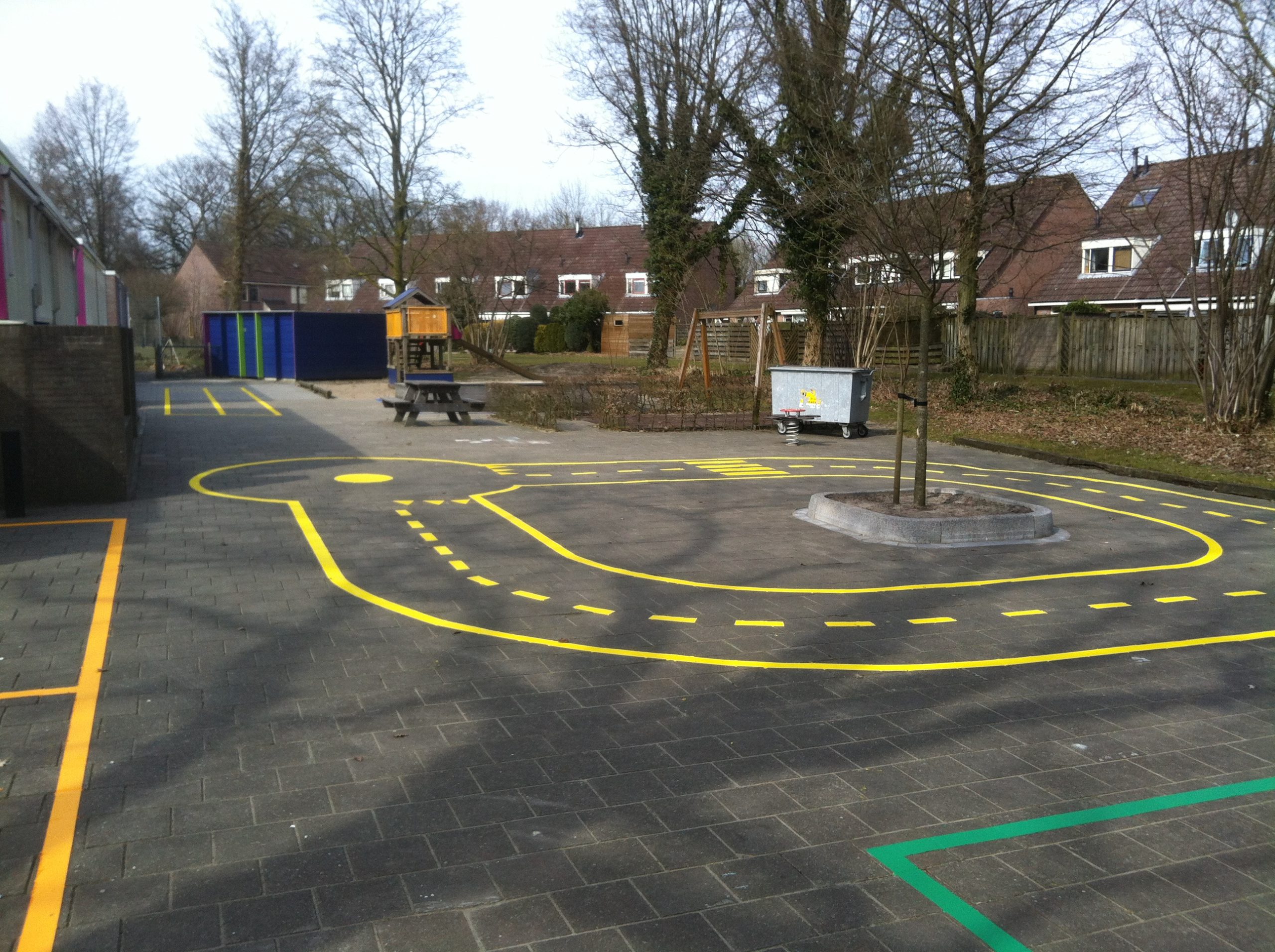 Wat zijn de mogelijkheden voor belijning op schoolpleinen?
