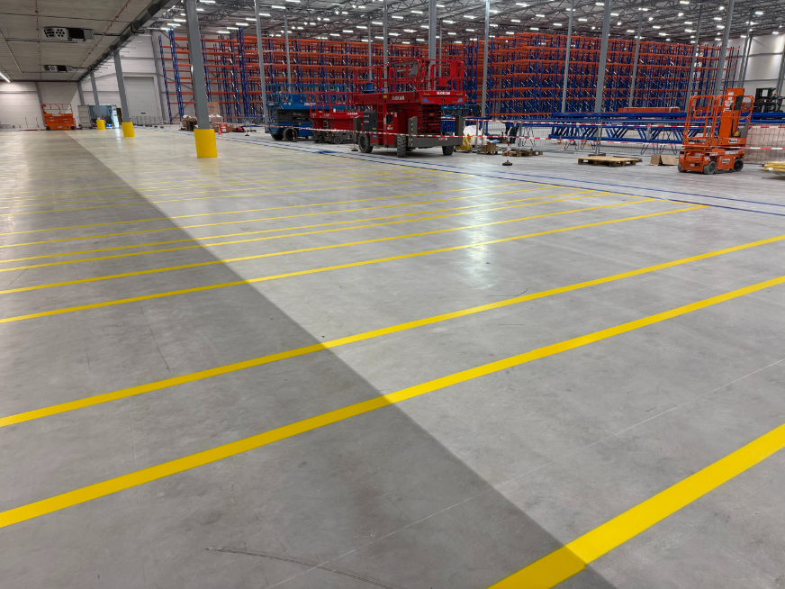 Bedrijfshal belijning Vos Logistics