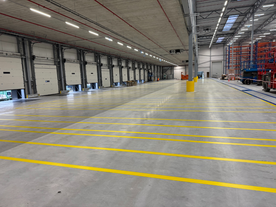 Bedrijfshal belijning Vos Logistics