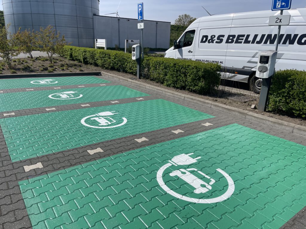 belijning voor elektrische laadplekken